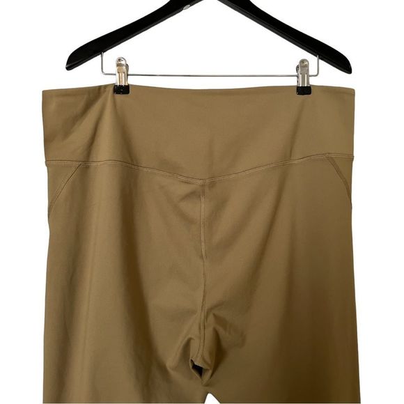 Girlfriend Collective: Tan Compressive Leggings - Picture 4 of 10